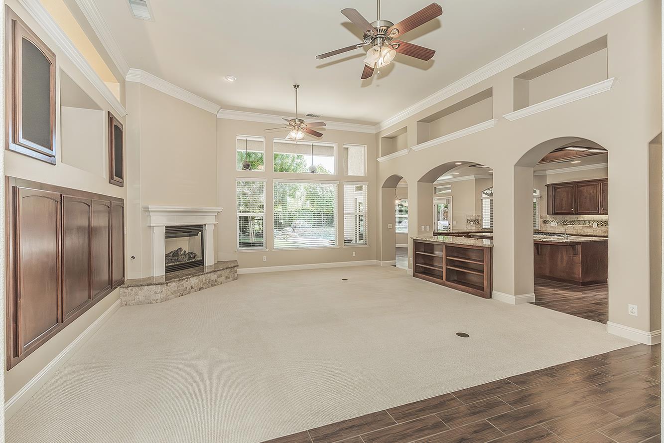 2998 Ashcroft, Clovis, CA 93611