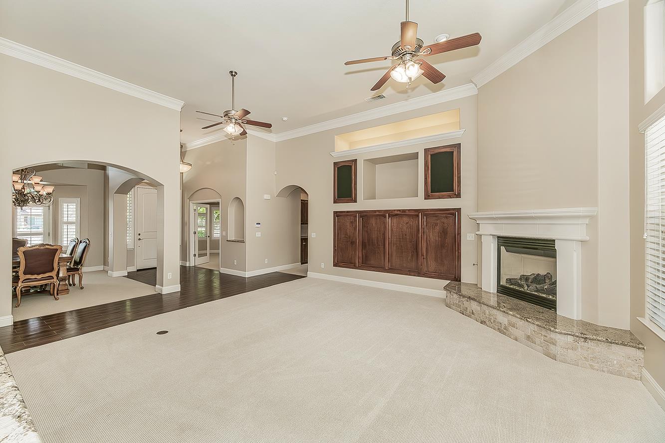 2998 Ashcroft, Clovis, CA 93611