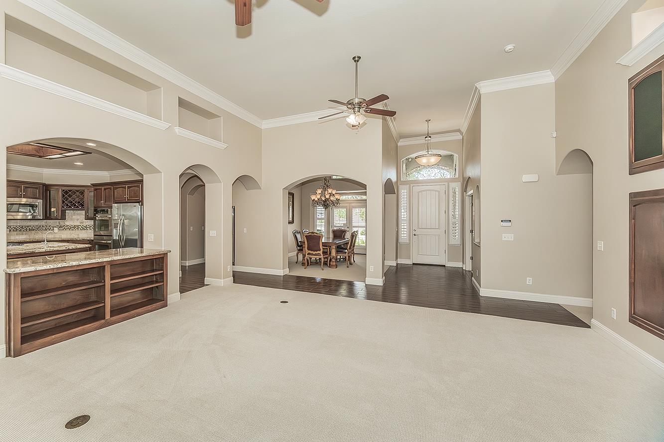 2998 Ashcroft, Clovis, CA 93611