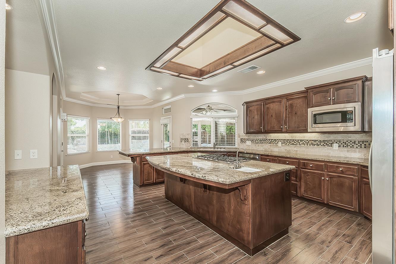 2998 Ashcroft, Clovis, CA 93611