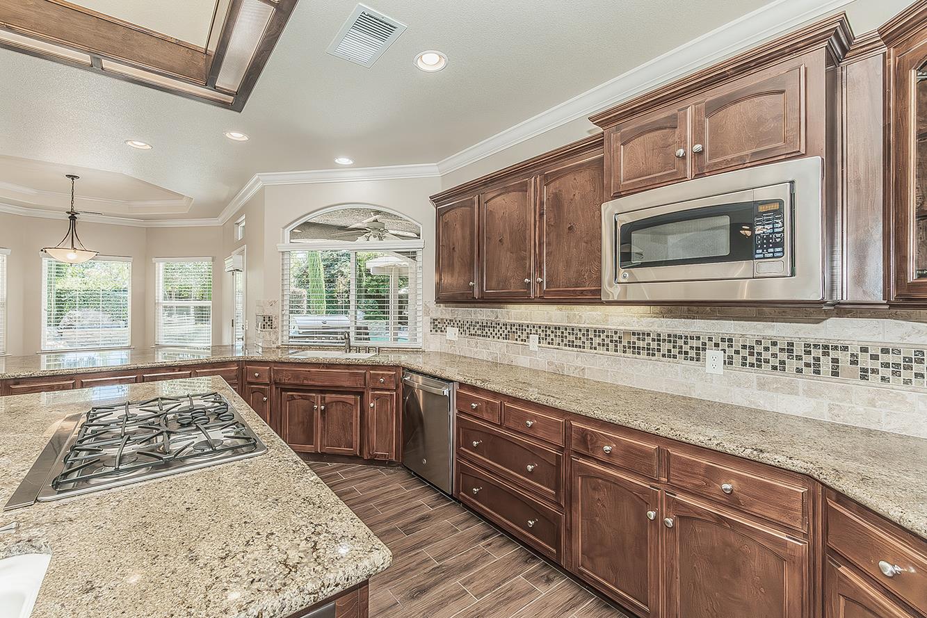 2998 Ashcroft, Clovis, CA 93611