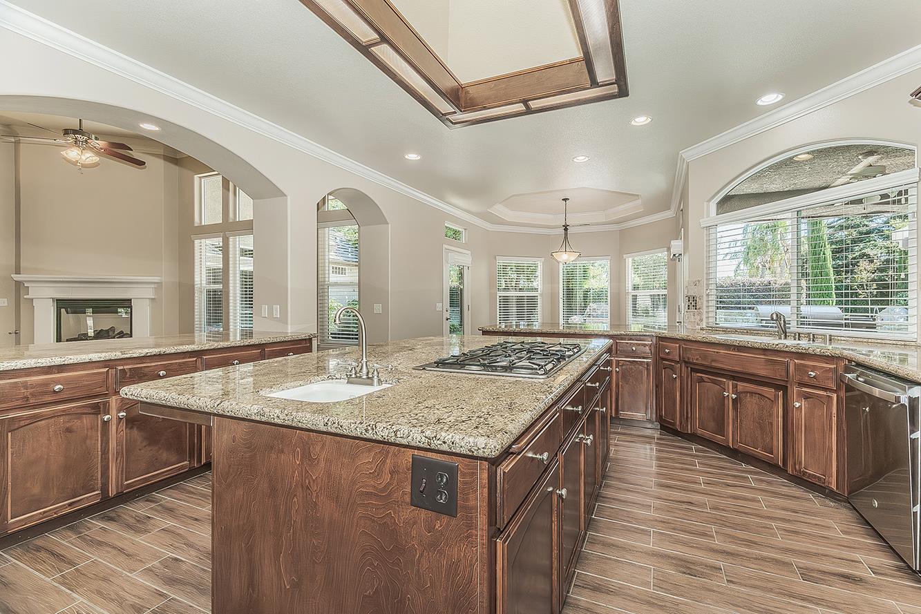 2998 Ashcroft, Clovis, CA 93611