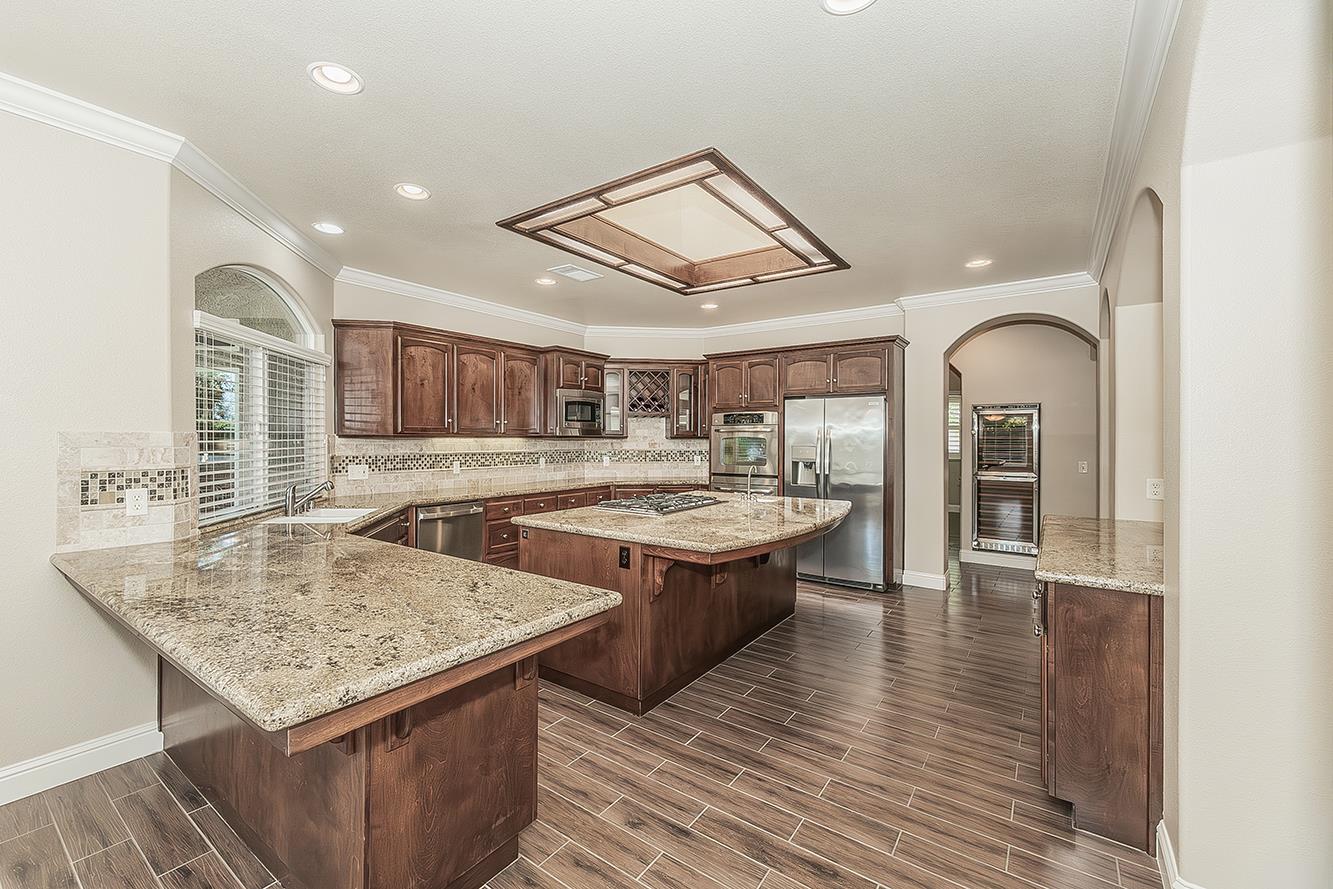 2998 Ashcroft, Clovis, CA 93611