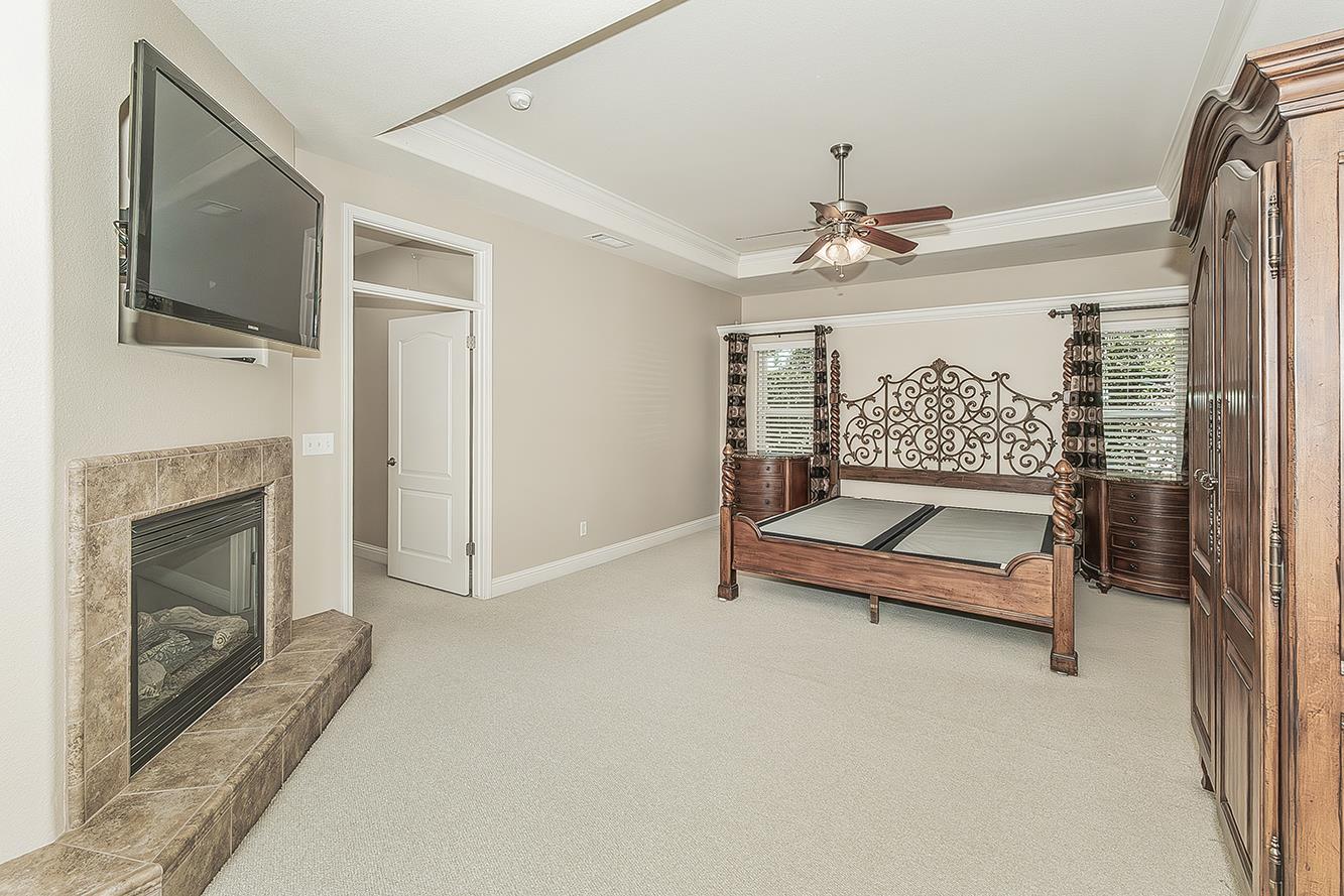 2998 Ashcroft, Clovis, CA 93611