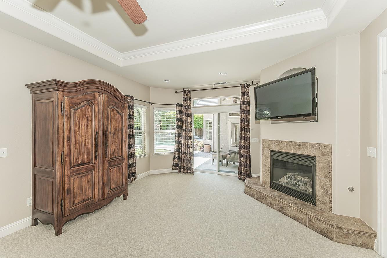 2998 Ashcroft, Clovis, CA 93611