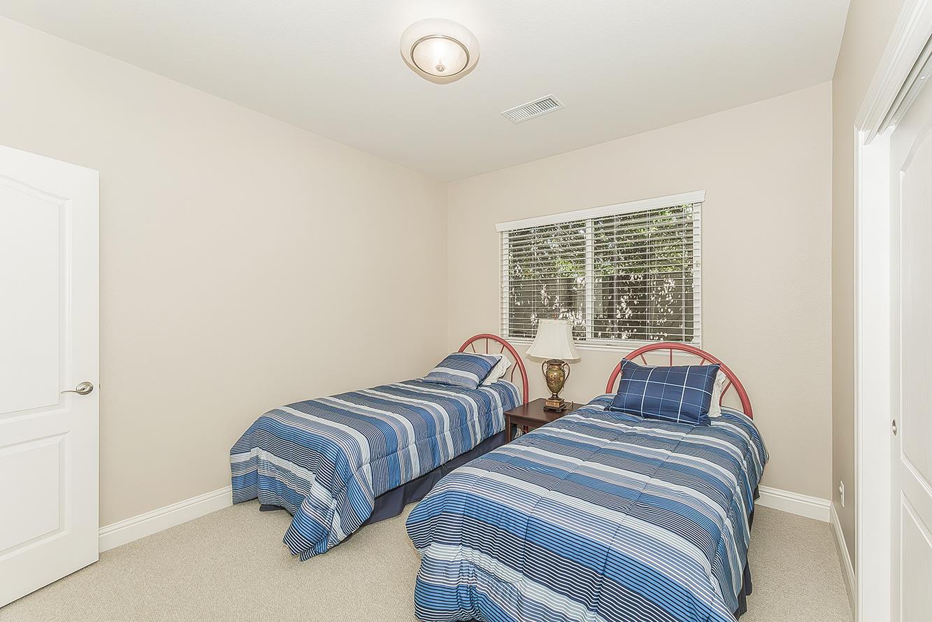 2998 Ashcroft, Clovis, CA 93611