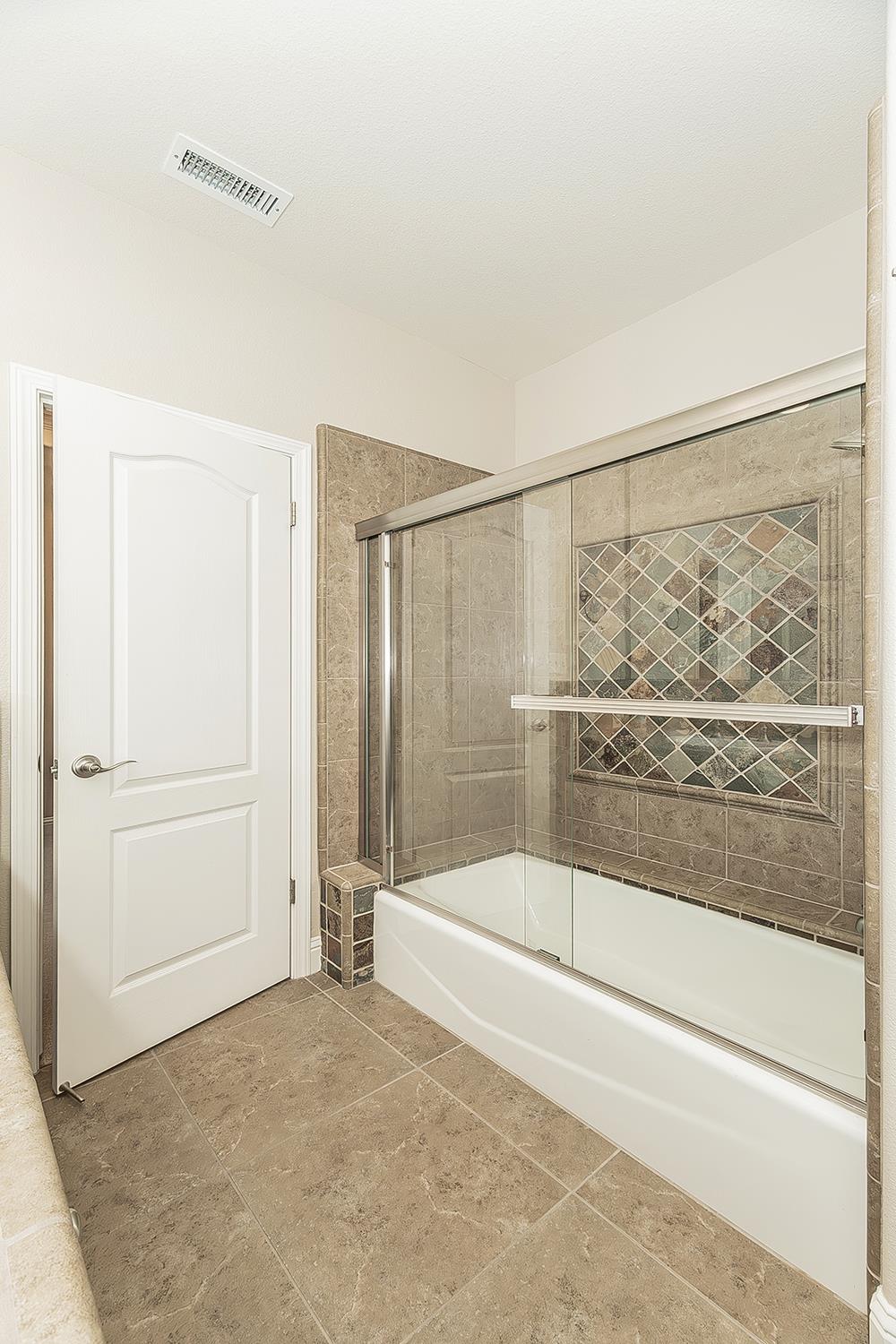 2998 Ashcroft, Clovis, CA 93611