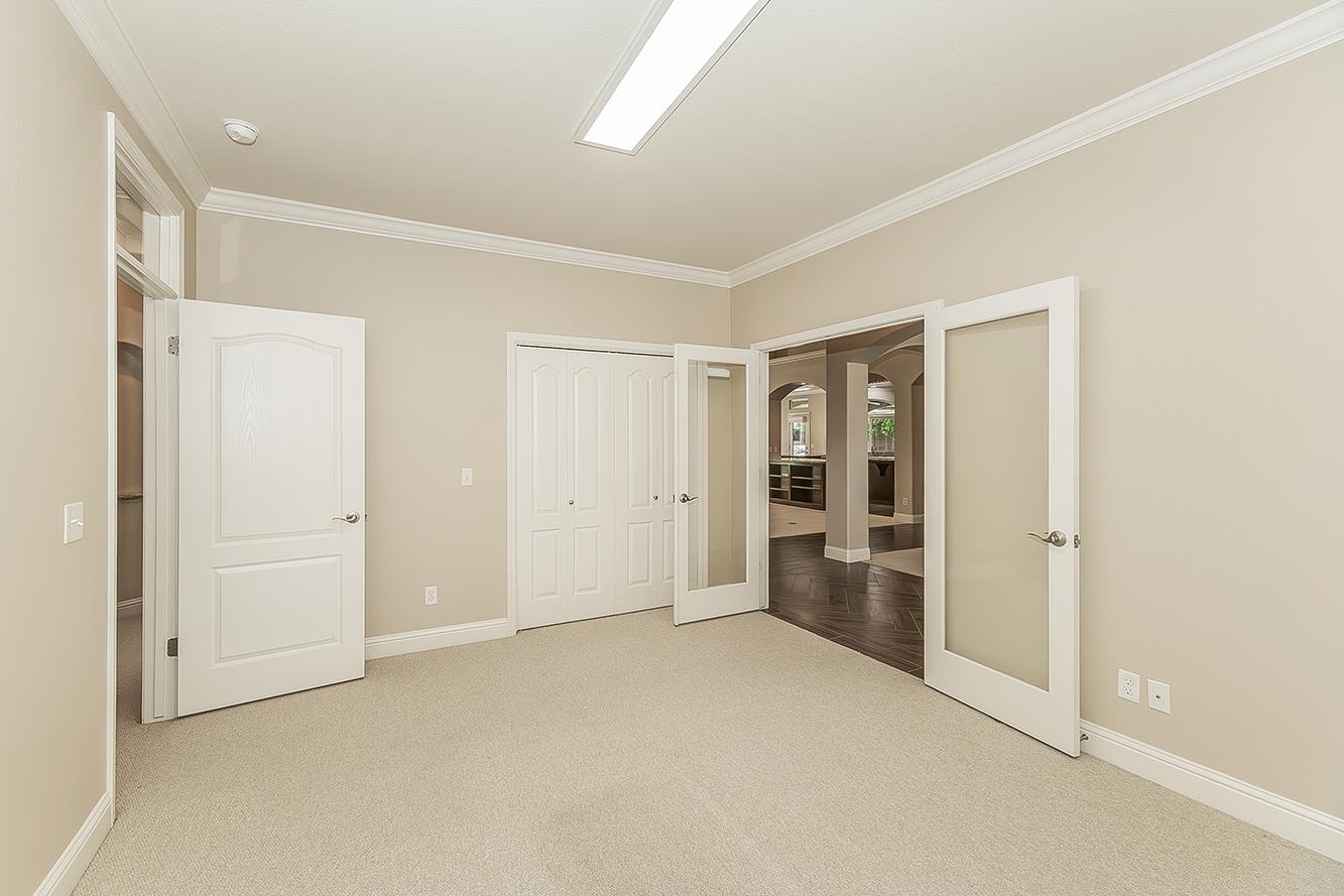 2998 Ashcroft, Clovis, CA 93611