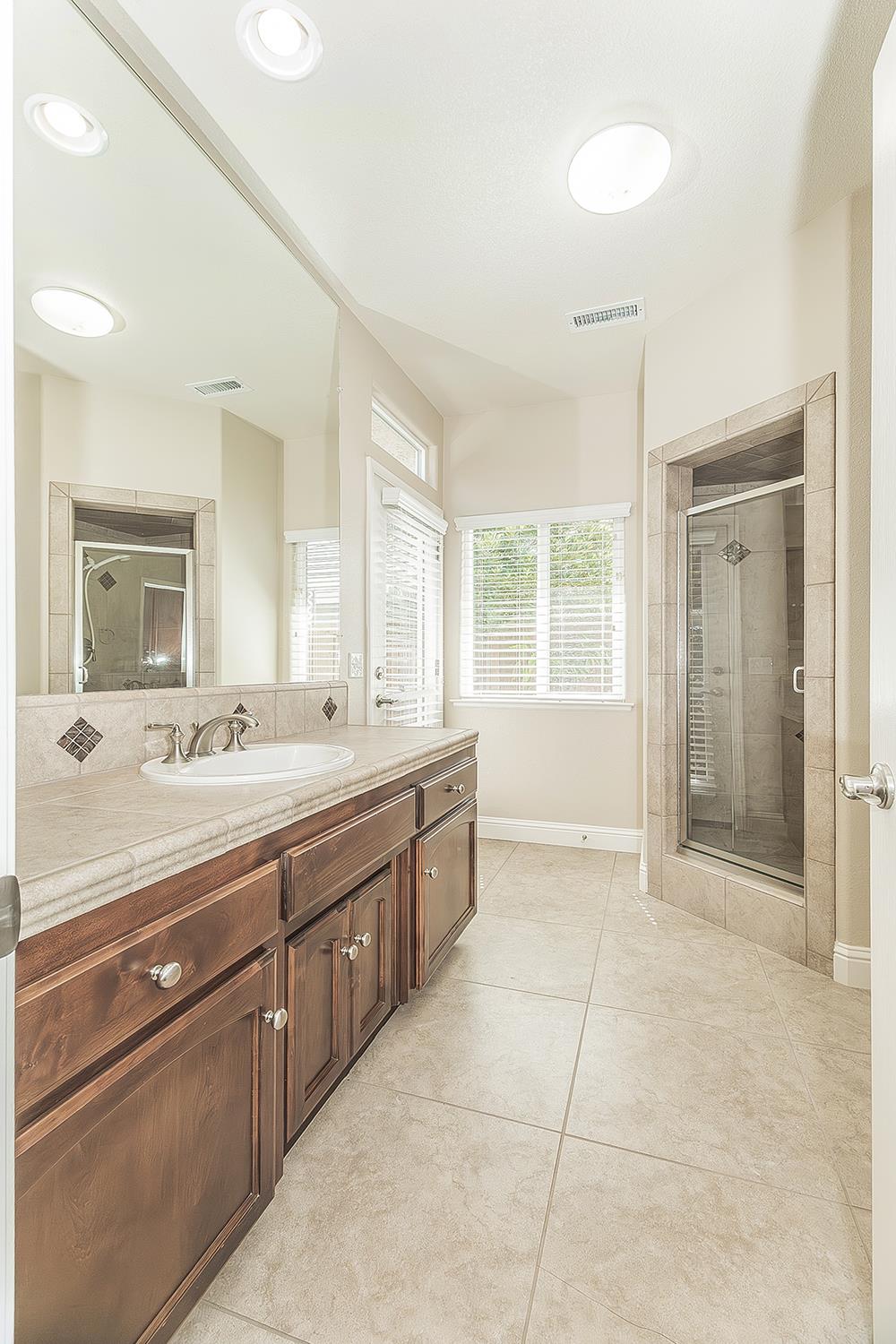 2998 Ashcroft, Clovis, CA 93611