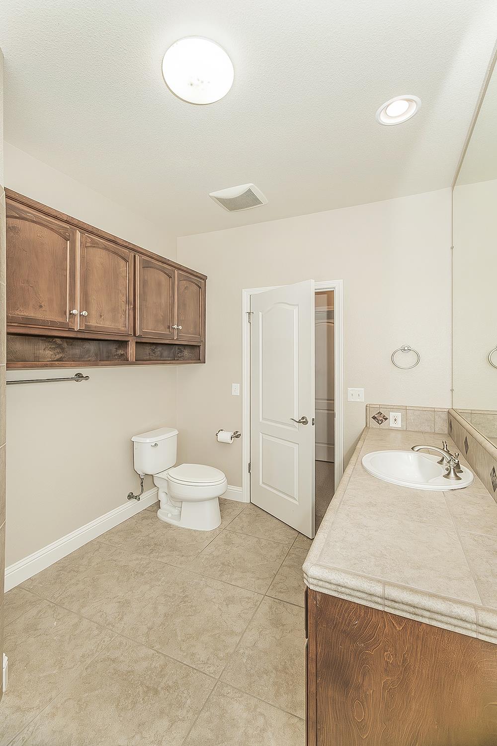 2998 Ashcroft, Clovis, CA 93611