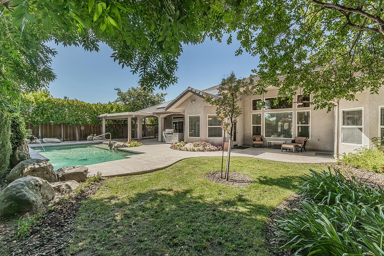 2998 Ashcroft, Clovis, CA 93611