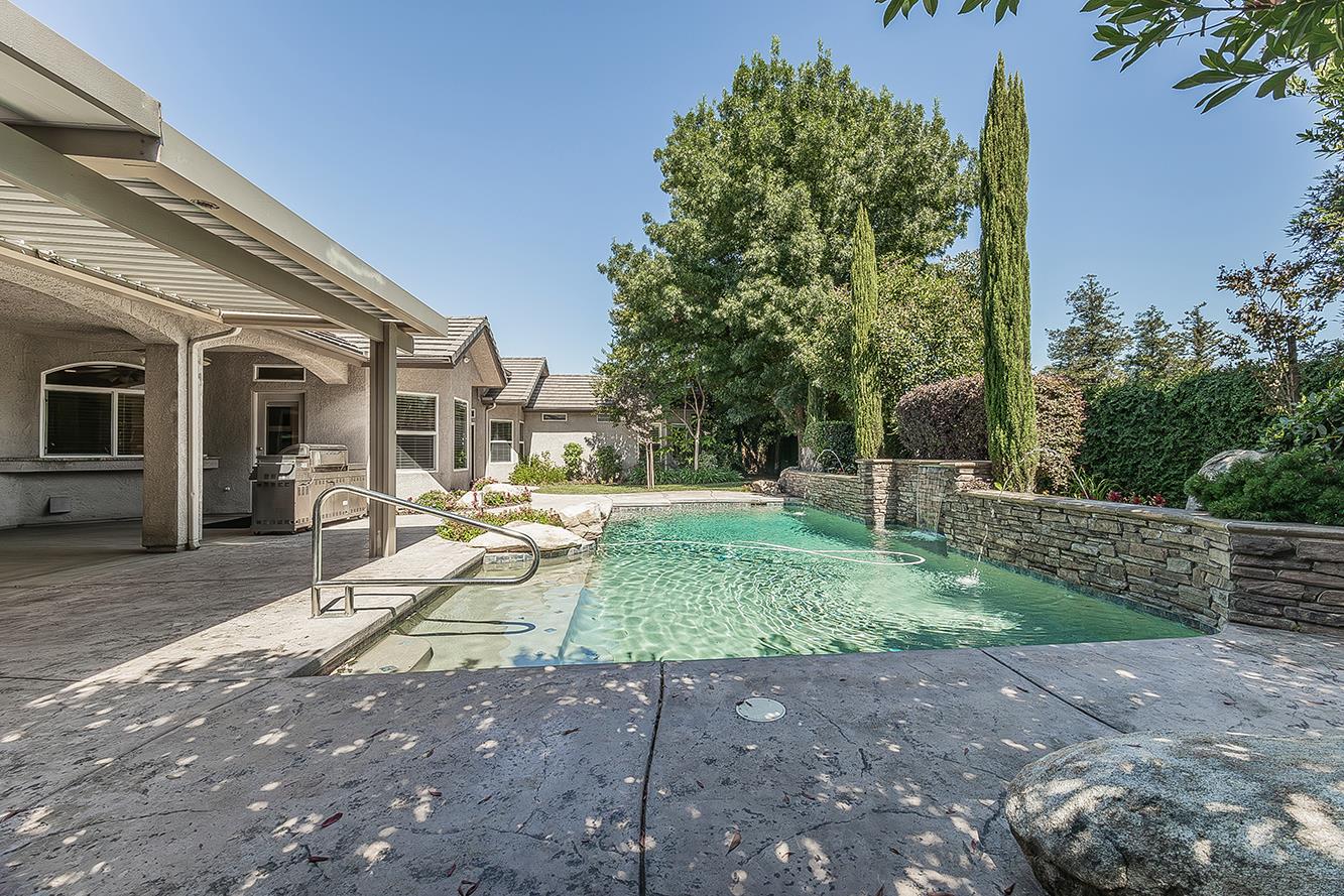 2998 Ashcroft, Clovis, CA 93611