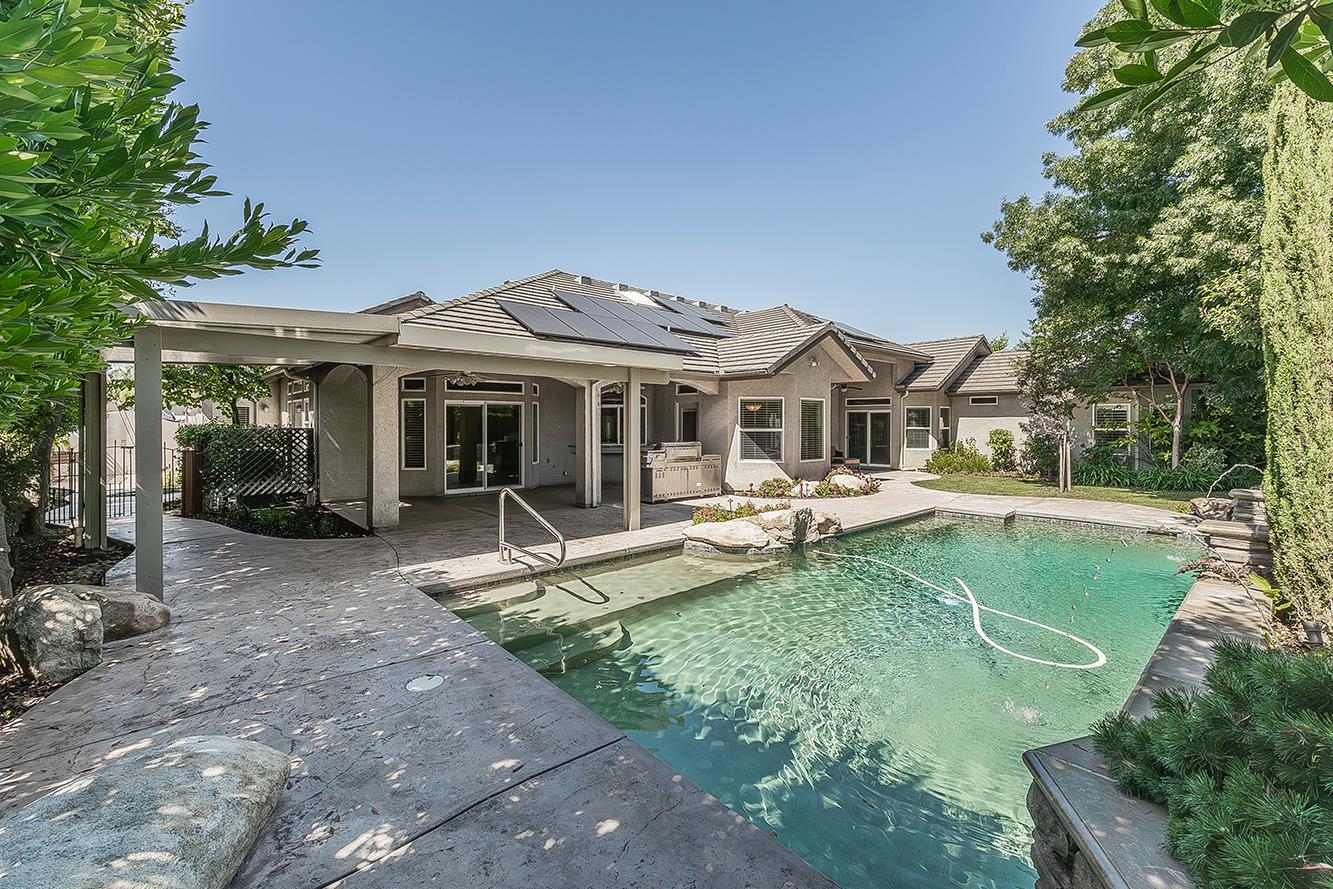 2998 Ashcroft, Clovis, CA 93611
