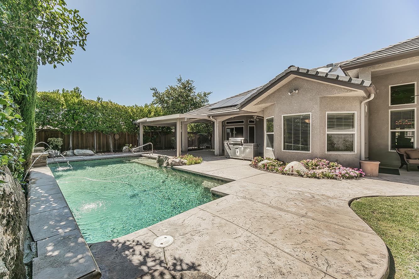 2998 Ashcroft, Clovis, CA 93611