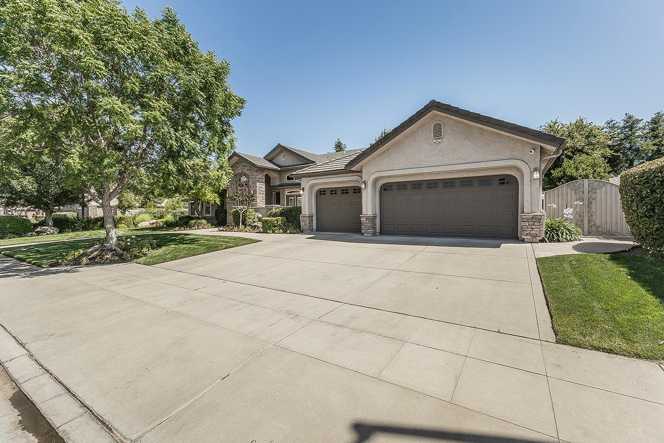 2998 Ashcroft, Clovis, CA 93611