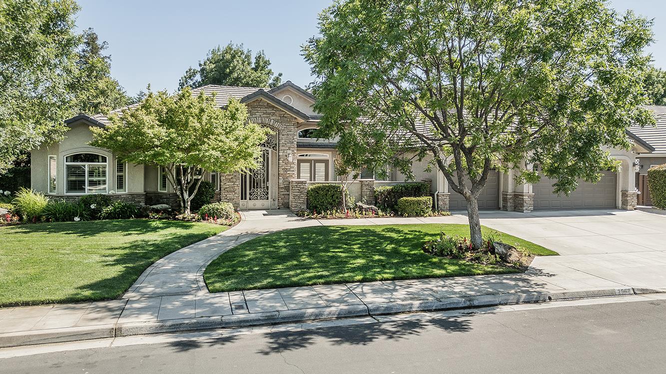 2998 Ashcroft, Clovis, CA 93611