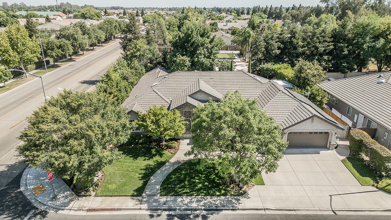 2998 Ashcroft, Clovis, CA 93611