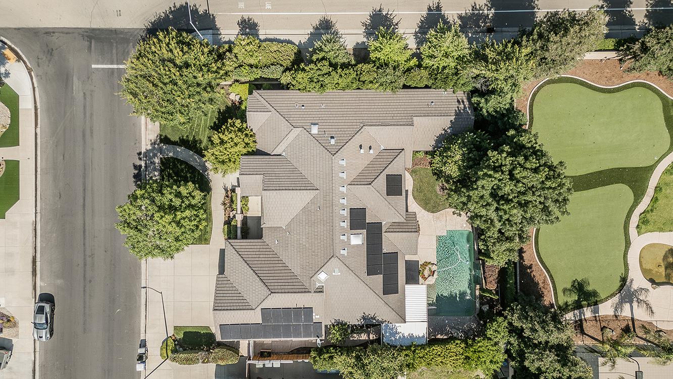 2998 Ashcroft, Clovis, CA 93611