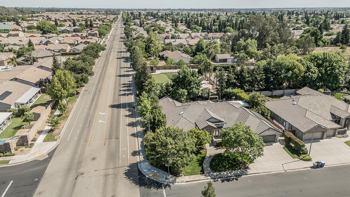 2998 Ashcroft, Clovis, CA 93611