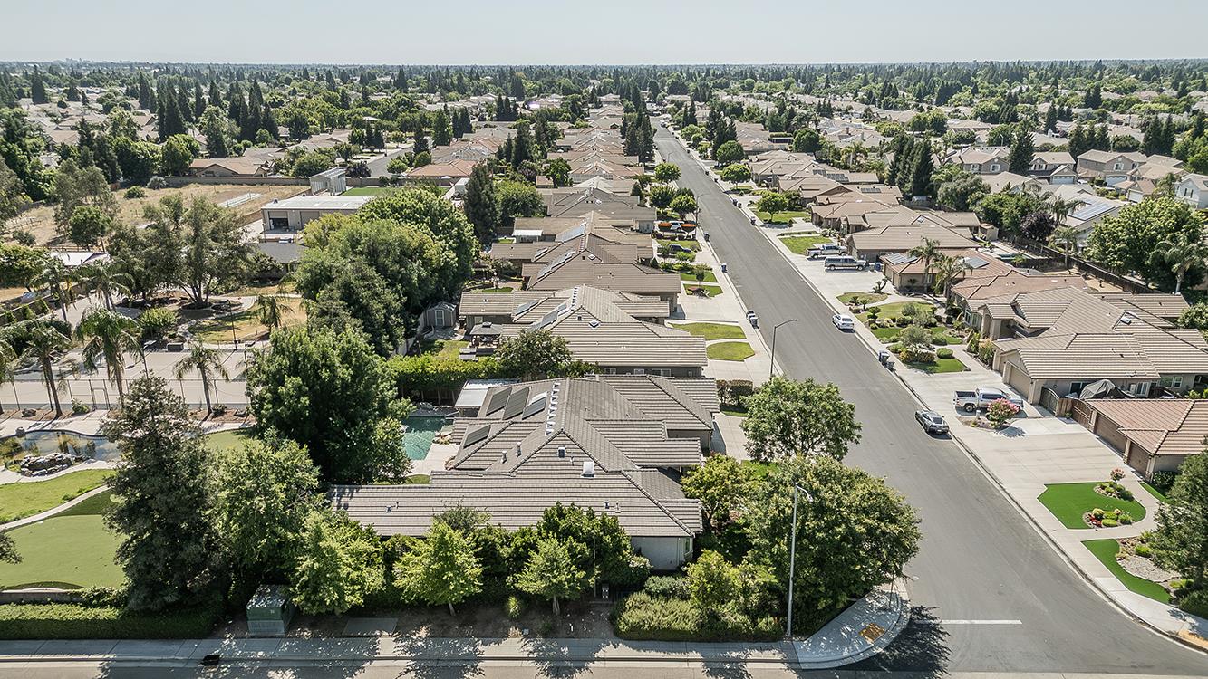 2998 Ashcroft, Clovis, CA 93611