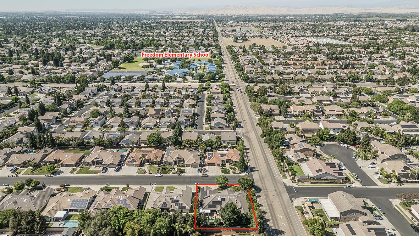 2998 Ashcroft, Clovis, CA 93611