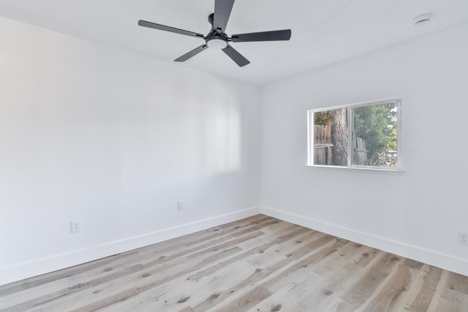 4543 E Inyo St, Fresno, CA 93702