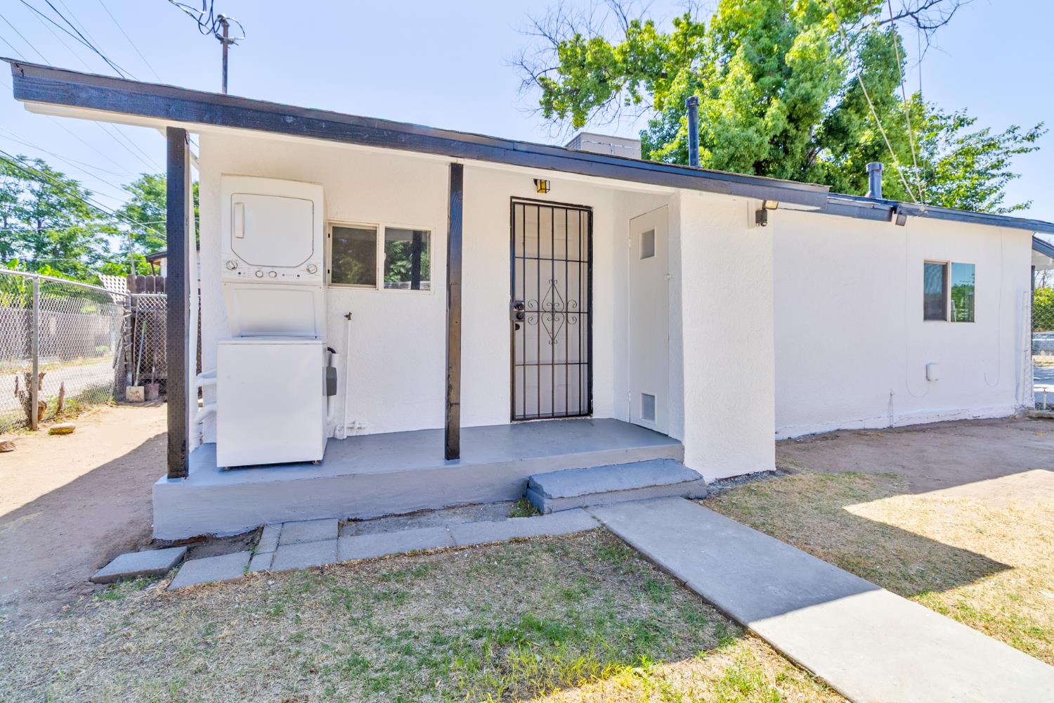 4543 E Inyo St, Fresno, CA 93702
