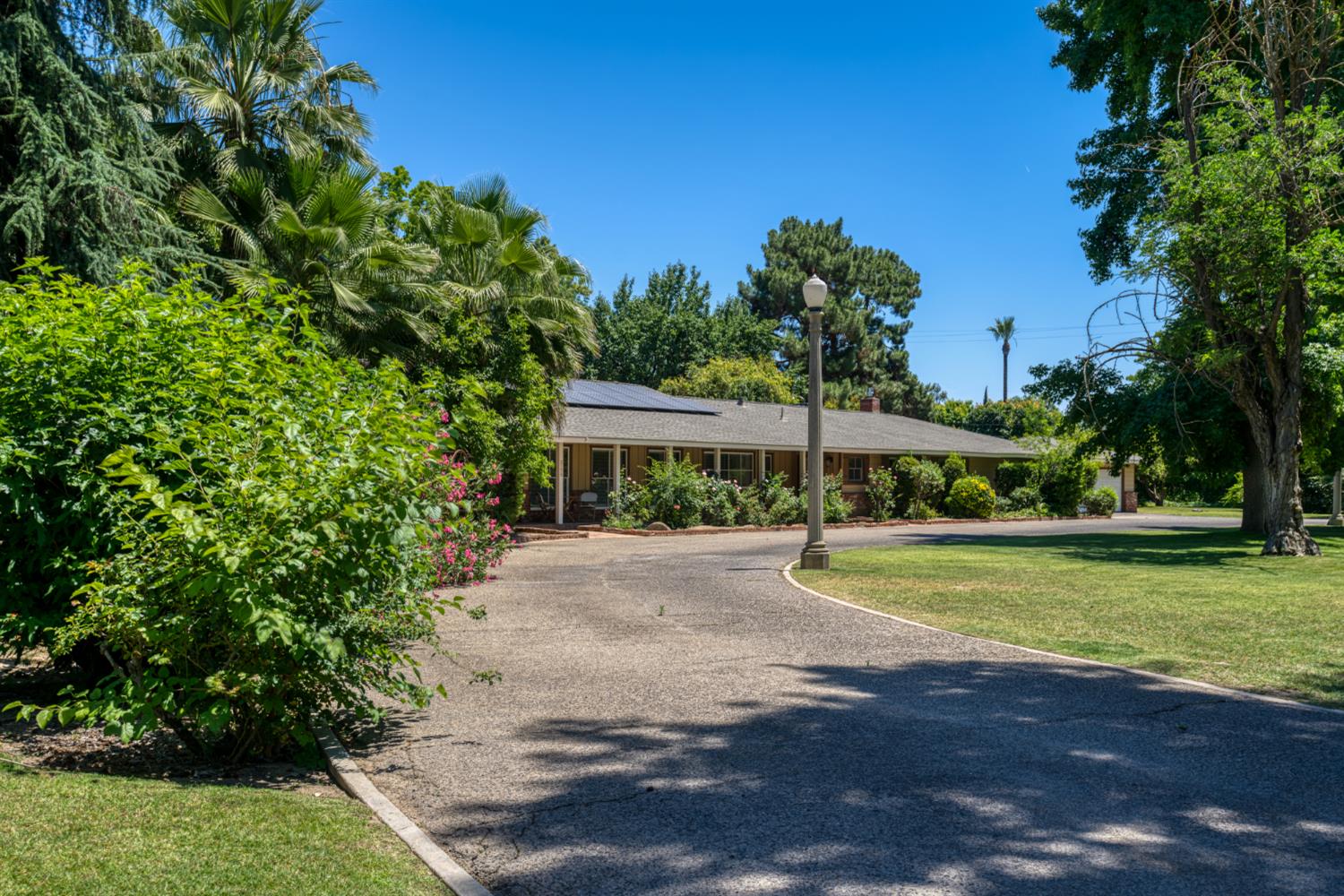 2173 S Minnewawa, Fresno, CA 93727