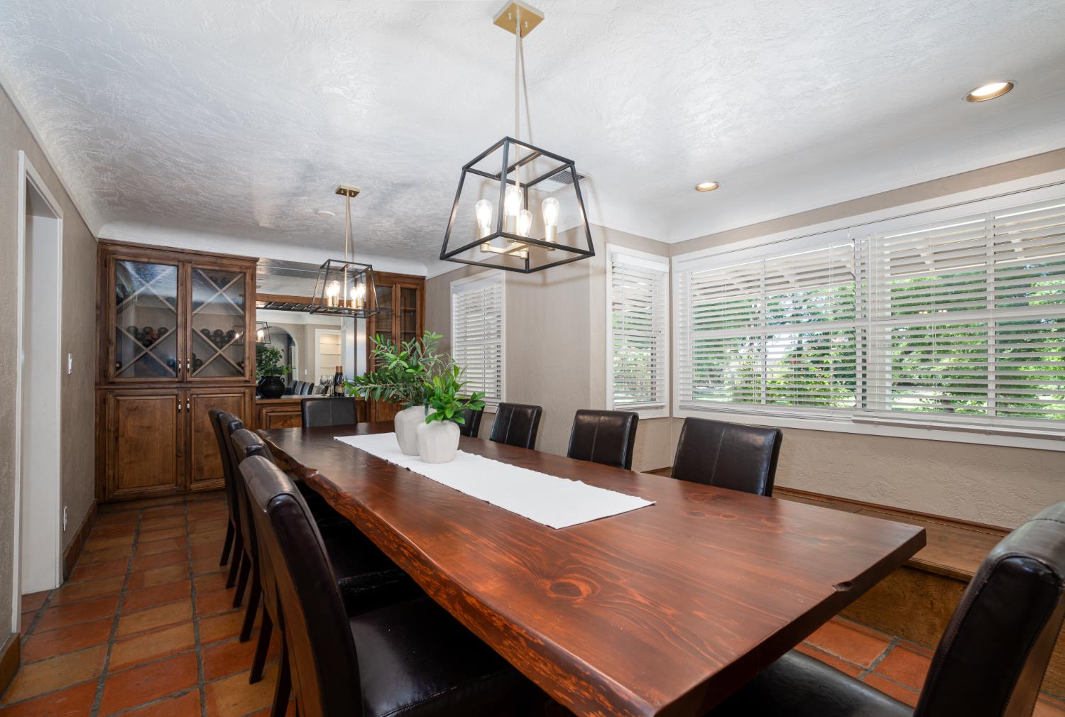 2173 S Minnewawa, Fresno, CA 93727