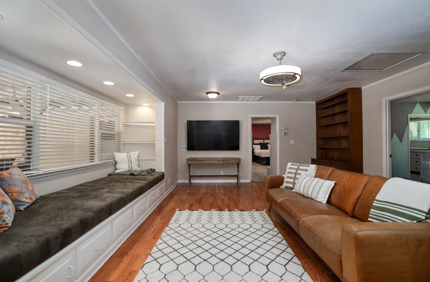 2173 S Minnewawa, Fresno, CA 93727