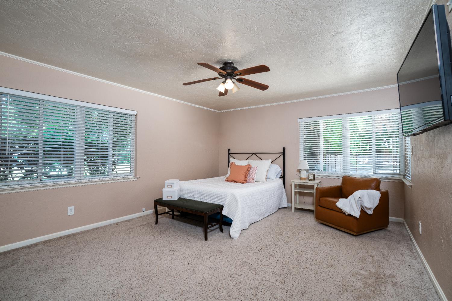 2173 S Minnewawa, Fresno, CA 93727