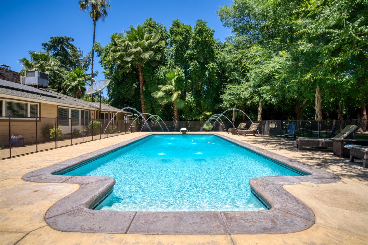 2173 S Minnewawa, Fresno, CA 93727