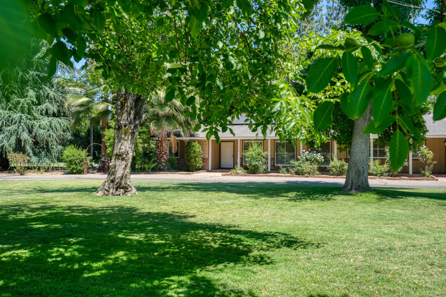 2173 S Minnewawa, Fresno, CA 93727