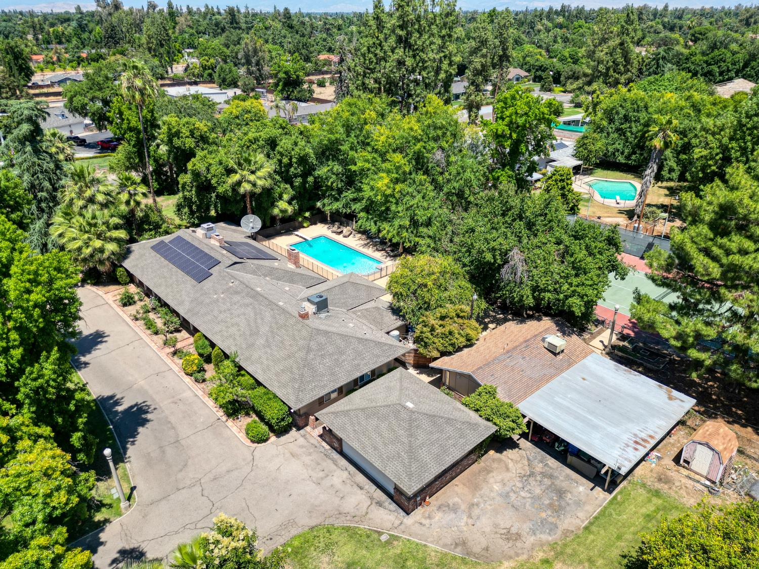 2173 S Minnewawa, Fresno, CA 93727