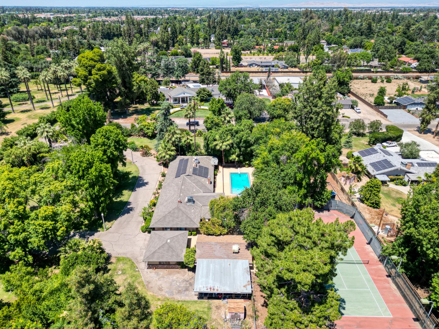 2173 S Minnewawa, Fresno, CA 93727