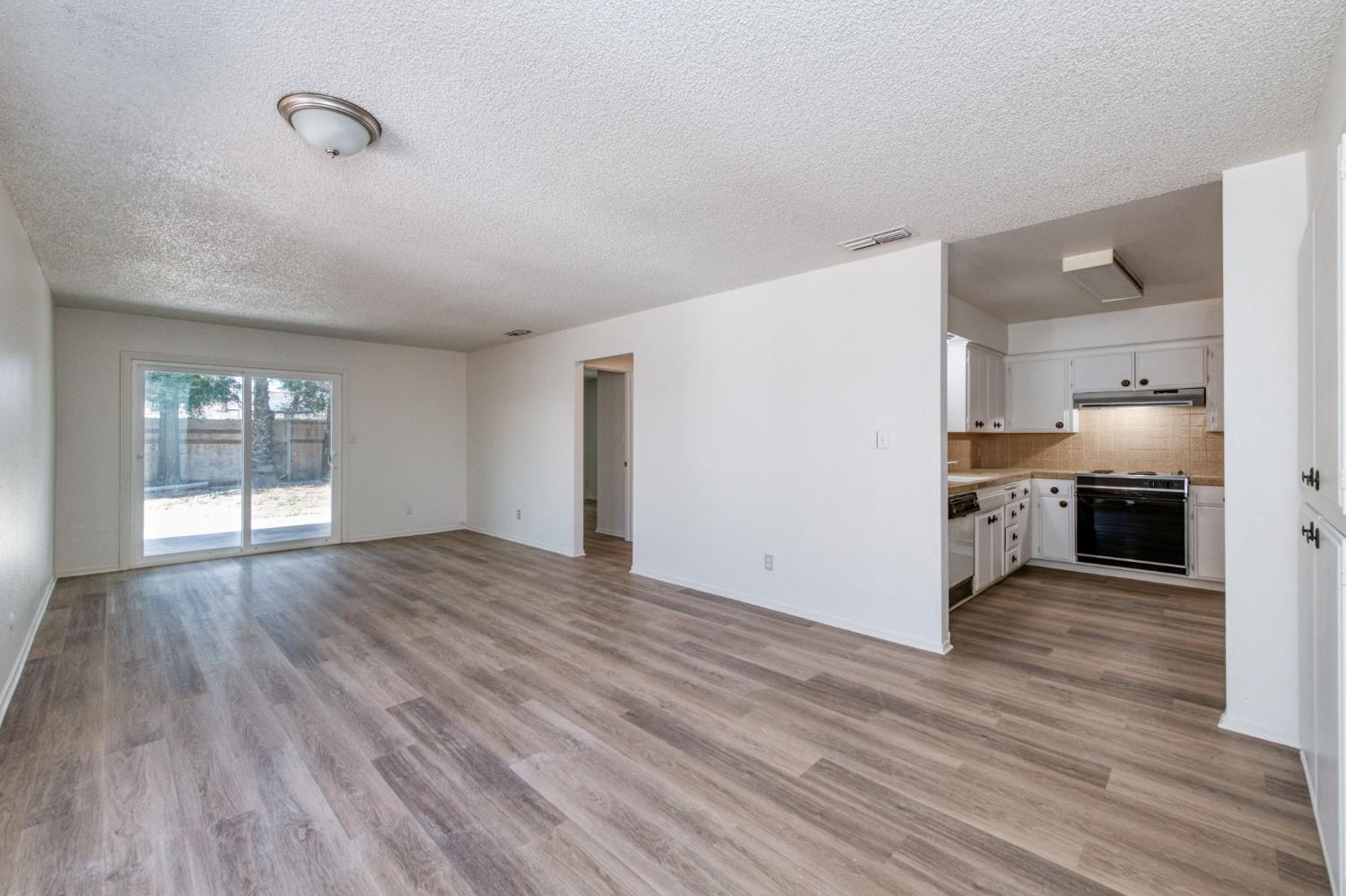 4670 W Ashlan Ave, Fresno, CA 93722