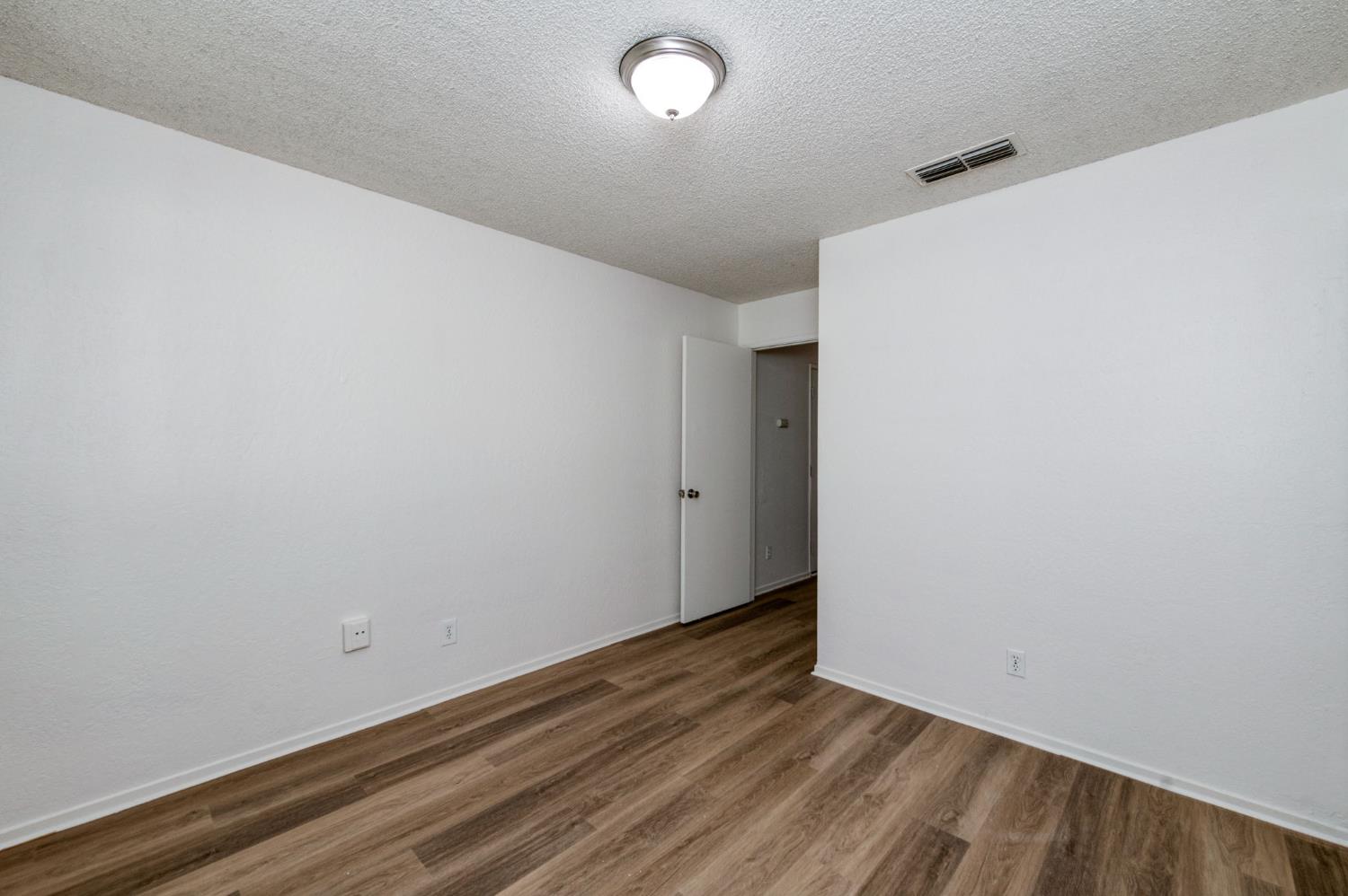 4670 W Ashlan Ave, Fresno, CA 93722