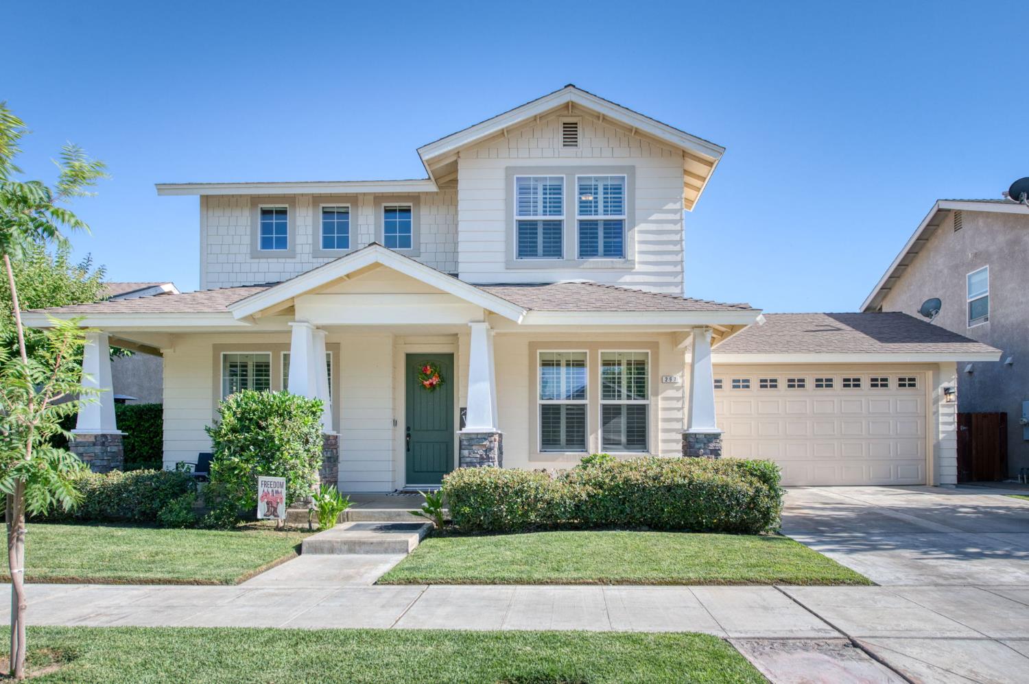 297 W Lilac Ave, Reedley, CA 93654