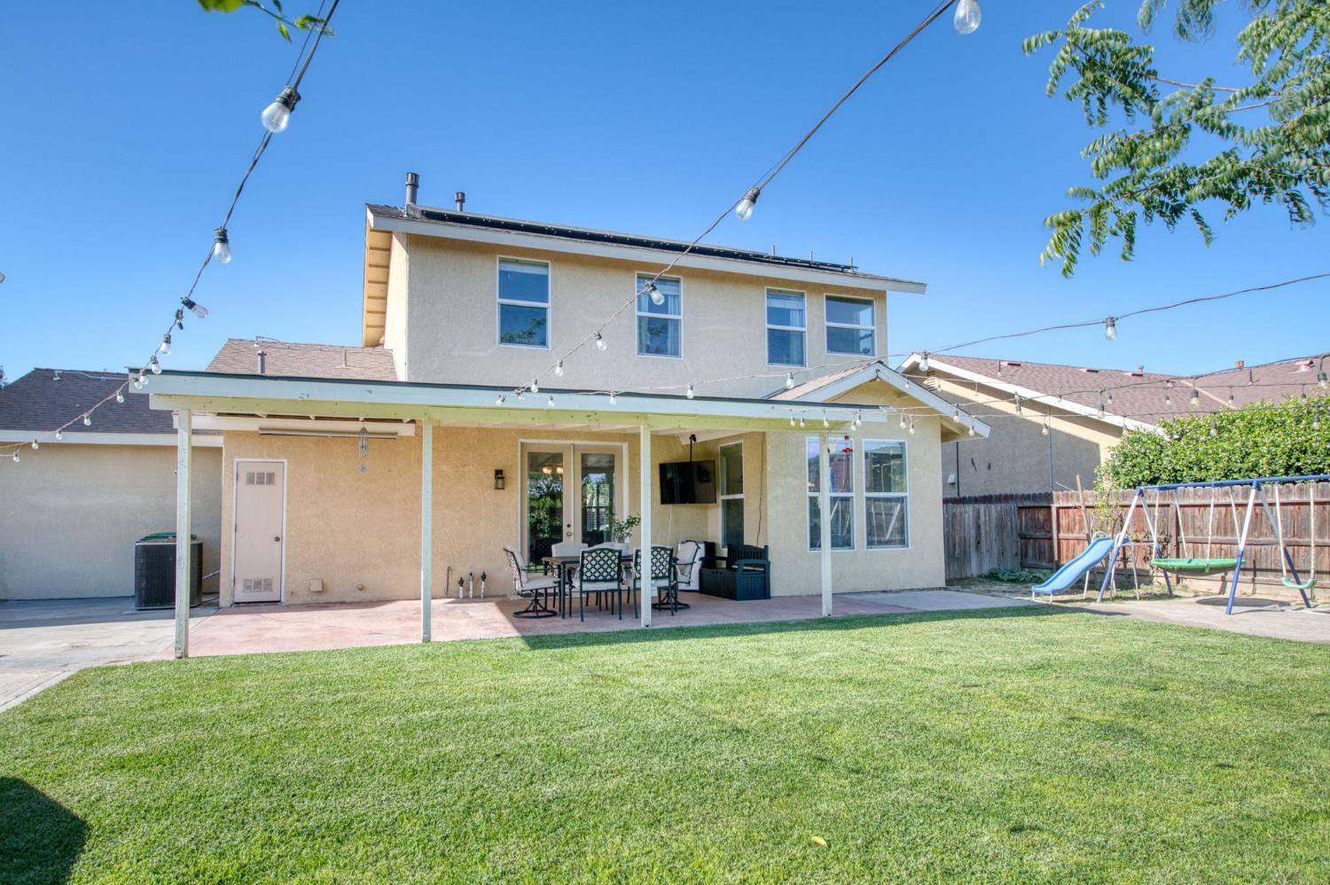 297 W Lilac Ave, Reedley, CA 93654
