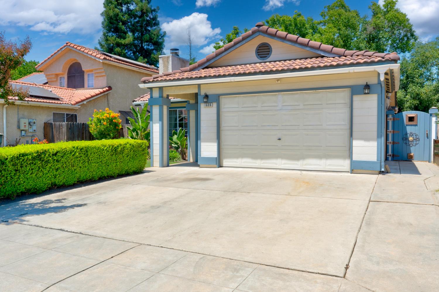 1606 E Eclipse Ave, Fresno, CA 93720