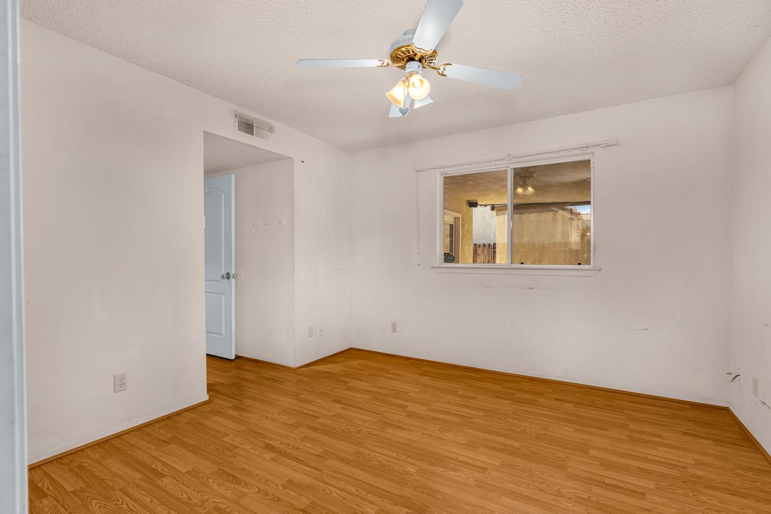 1606 E Eclipse Ave, Fresno, CA 93720