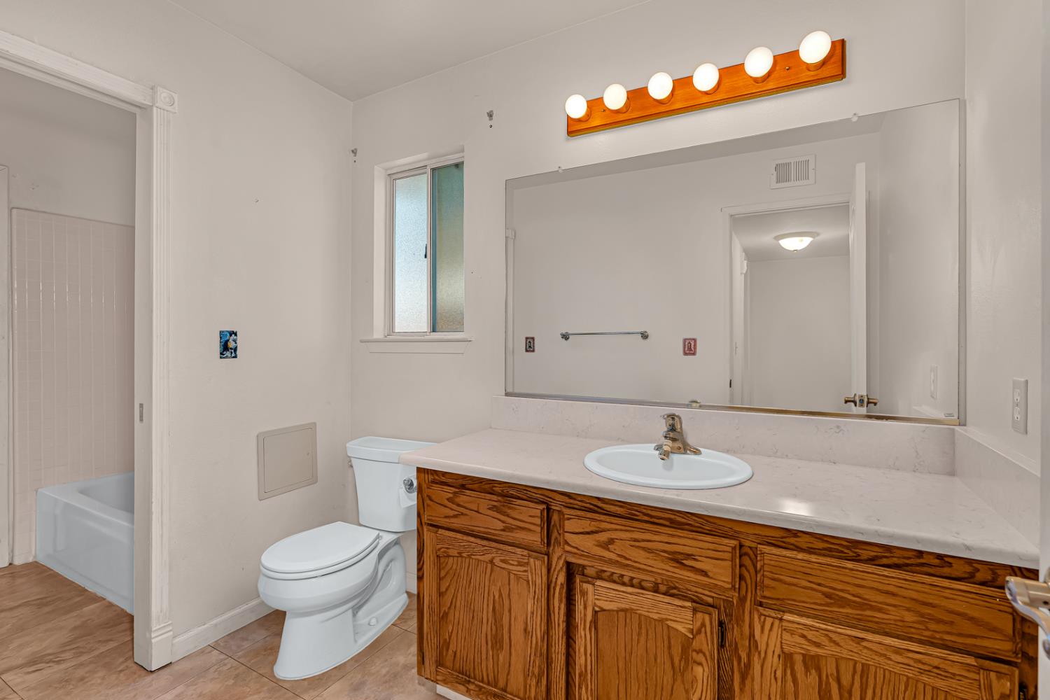 1606 E Eclipse Ave, Fresno, CA 93720