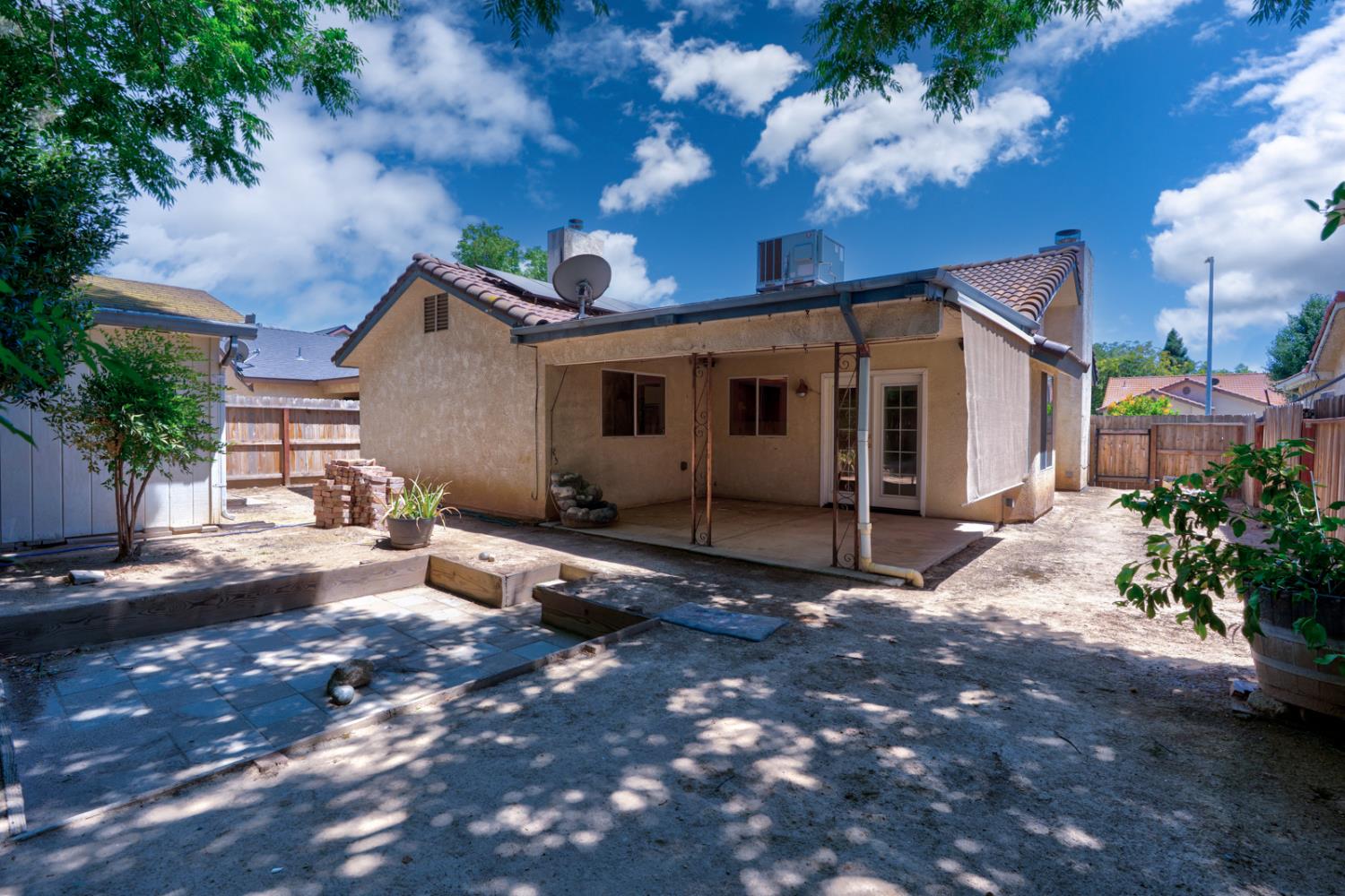 1606 E Eclipse Ave, Fresno, CA 93720