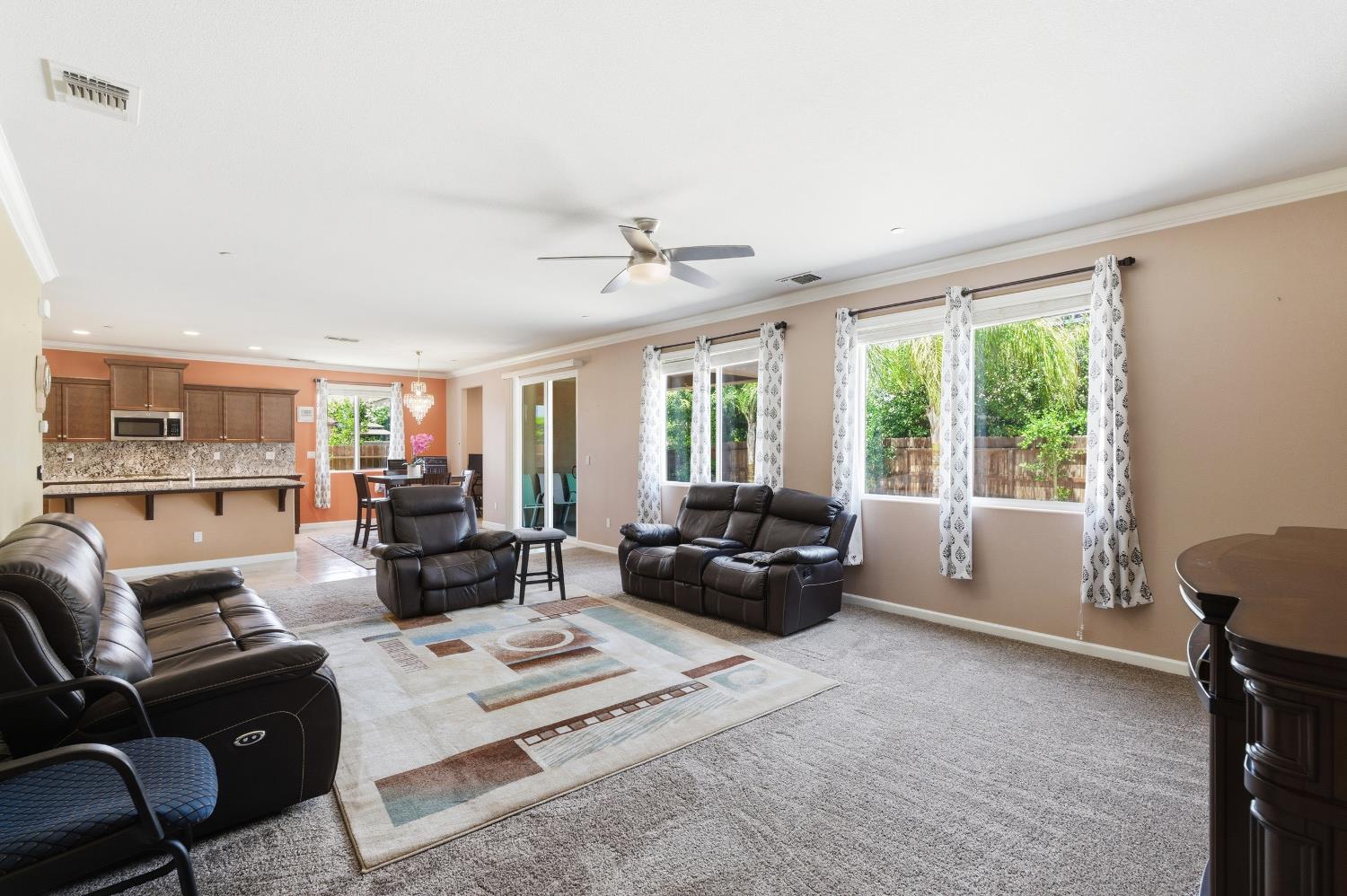 3609 Flint Ave, Clovis, CA 93619