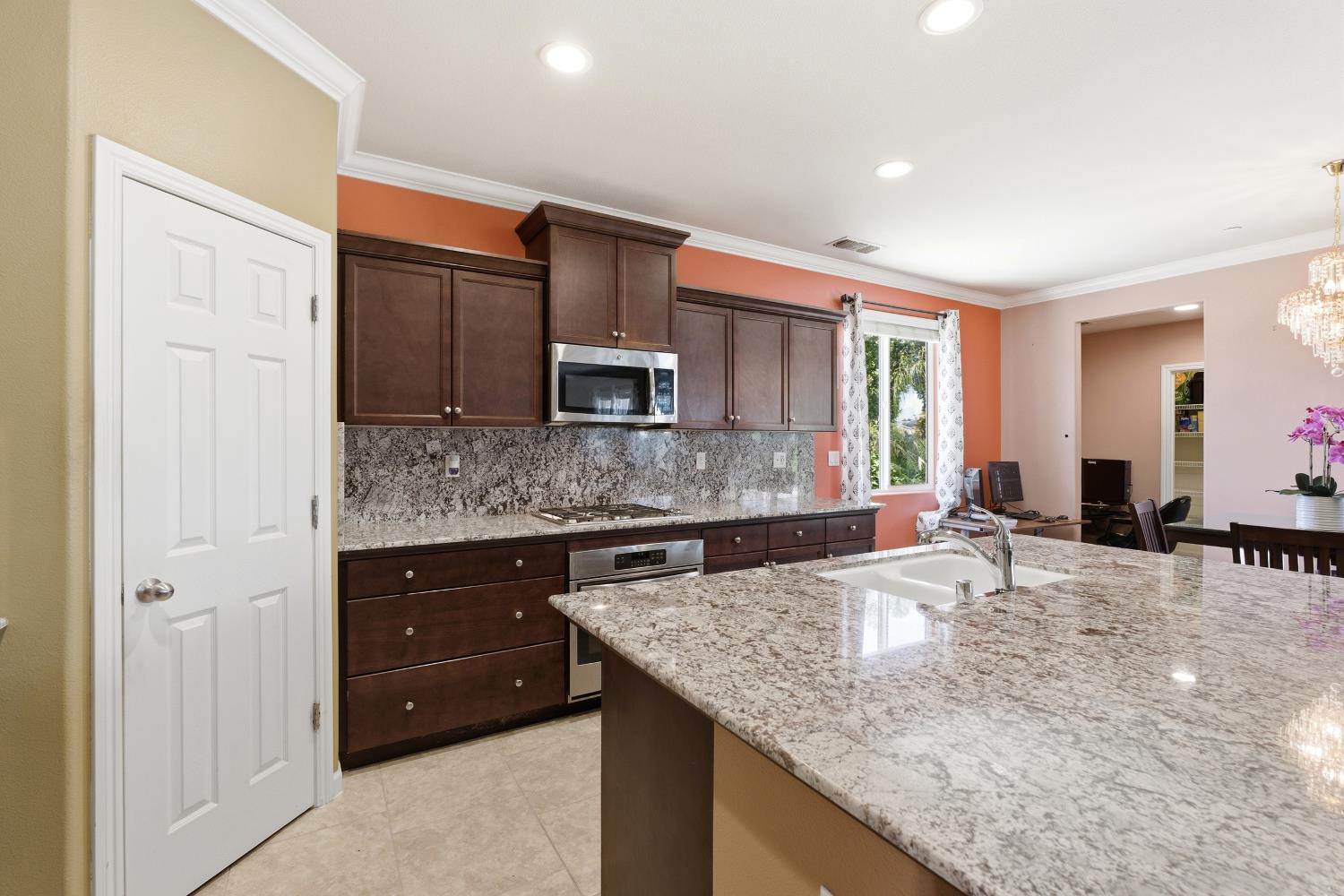 3609 Flint Ave, Clovis, CA 93619
