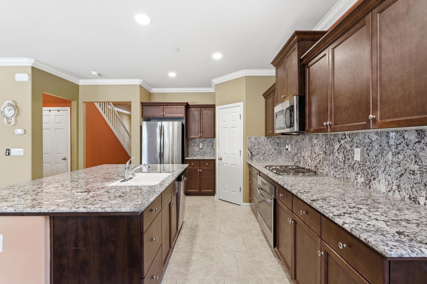 3609 Flint Ave, Clovis, CA 93619