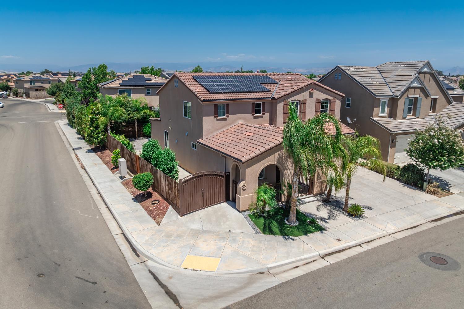 3609 Flint Ave, Clovis, CA 93619