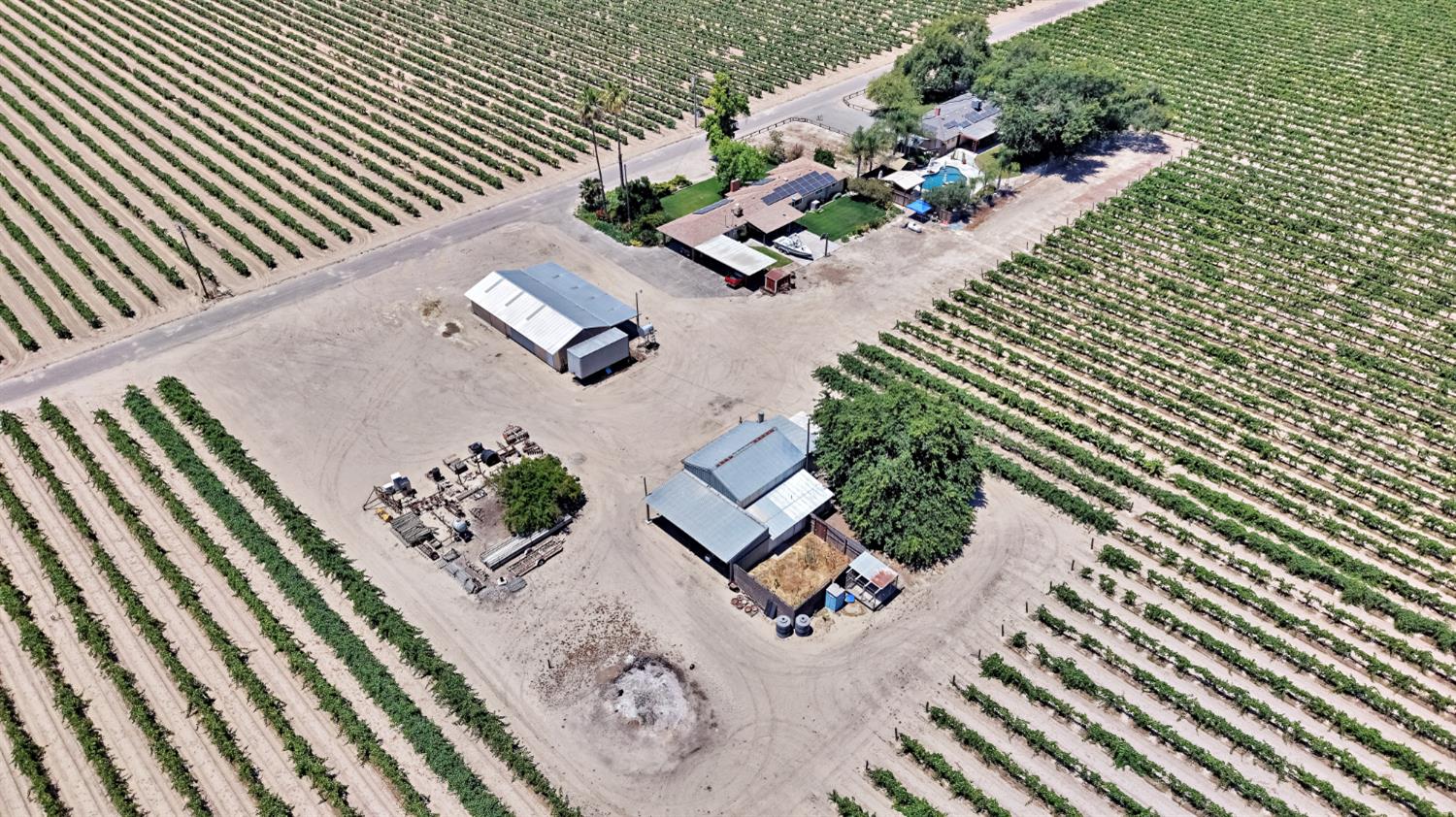 11388 S Chateau Fresno Ave, Caruthers, CA 93609