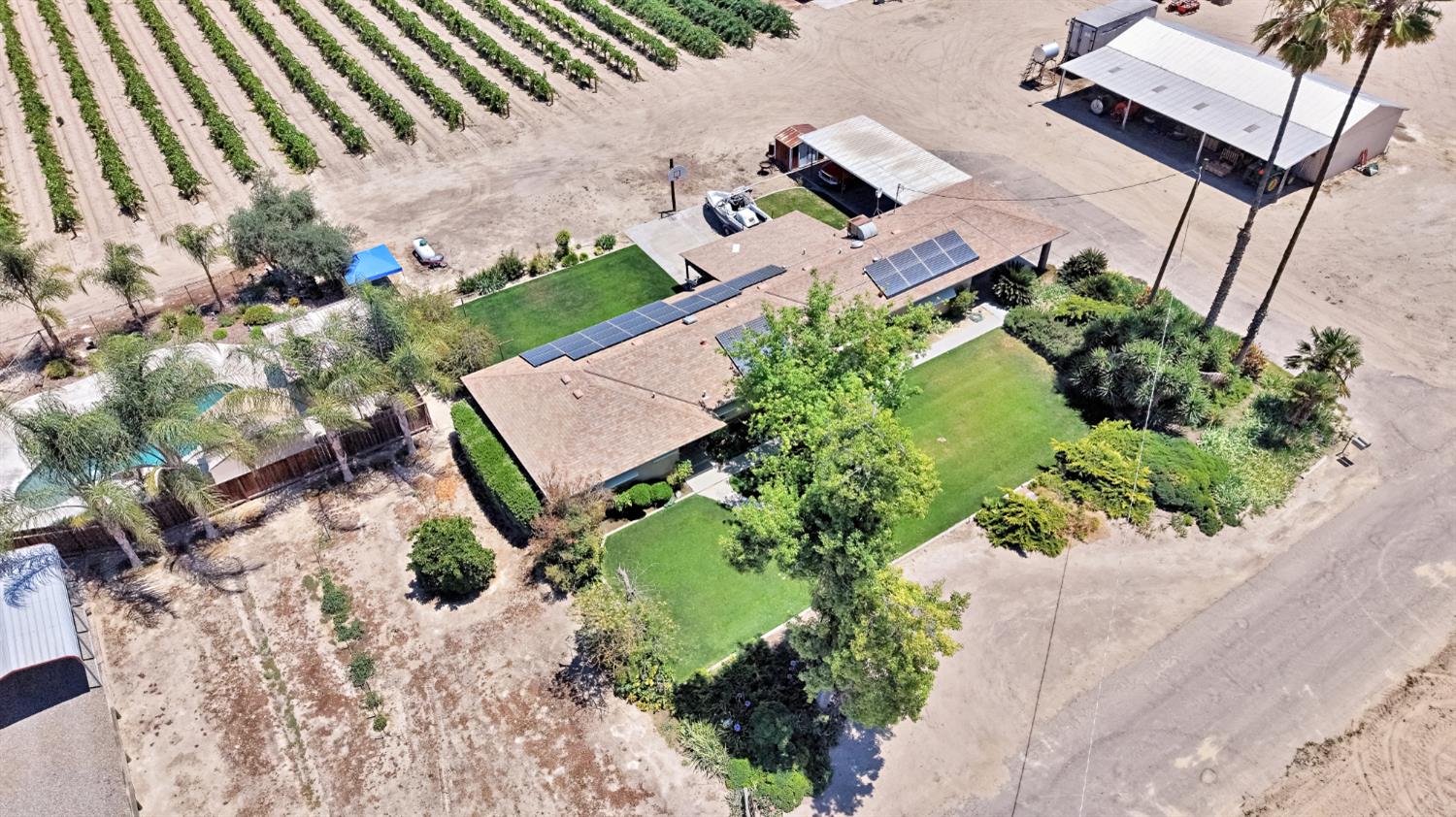 11388 S Chateau Fresno Ave, Caruthers, CA 93609