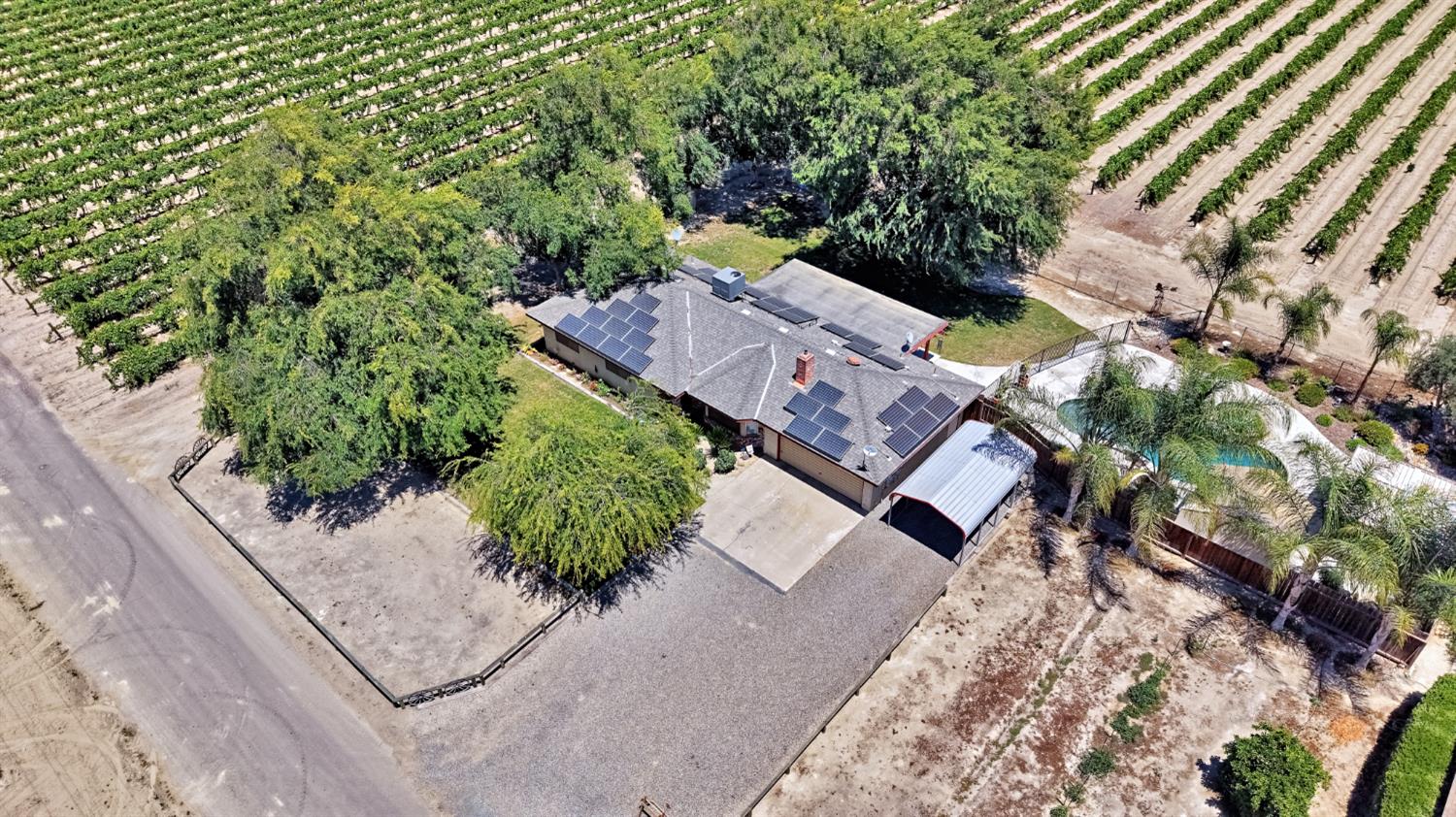 11388 S Chateau Fresno Ave, Caruthers, CA 93609